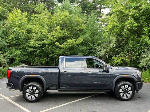 Used 2024 GMC Sierra 2500 Denali w/ Denali Reserve Package AWD/4WD image 6