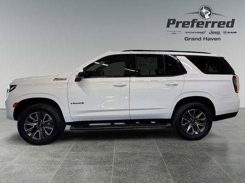 Used 2023 Chevrolet Tahoe Z71 w/ Luxury Package AWD/4WD image 11