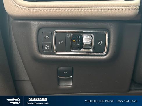 Used 2022 Lincoln Nautilus AWD w/ Premium Package image 26
