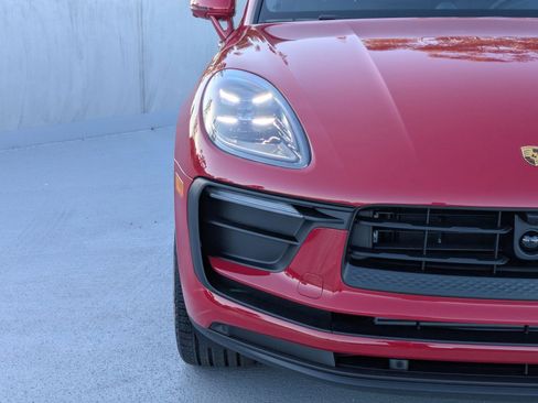 New 2026 Porsche Macan image 12