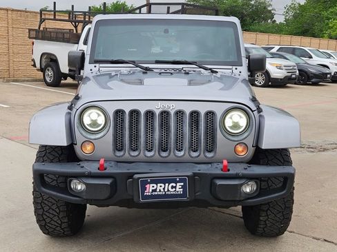 Used 2016 Jeep Wrangler Rubicon image 2