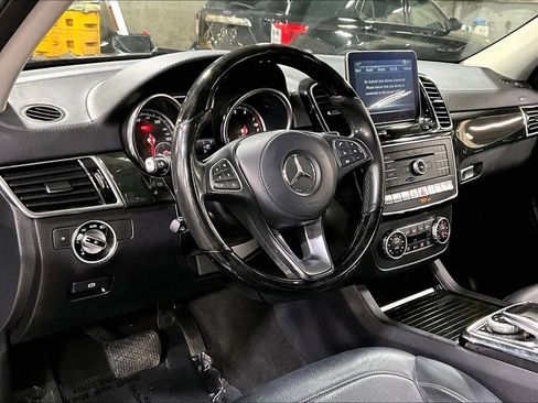 Used 2018 Mercedes-Benz GLS 550 4MATIC image 18