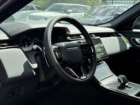 New 2026 Land Rover Range Rover Velar Dynamic SE AWD/4WD image 22
