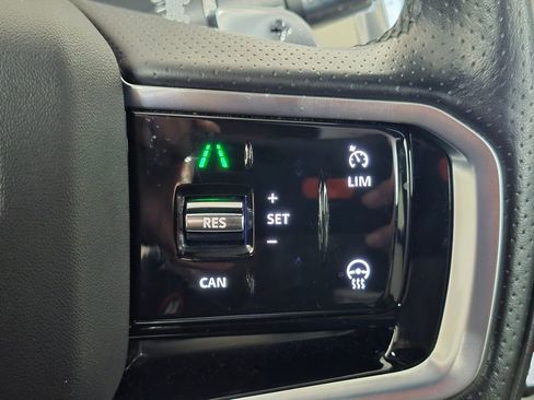 Used 2022 Land Rover Discovery Sport SE R-Dynamic AWD/4WD image 33