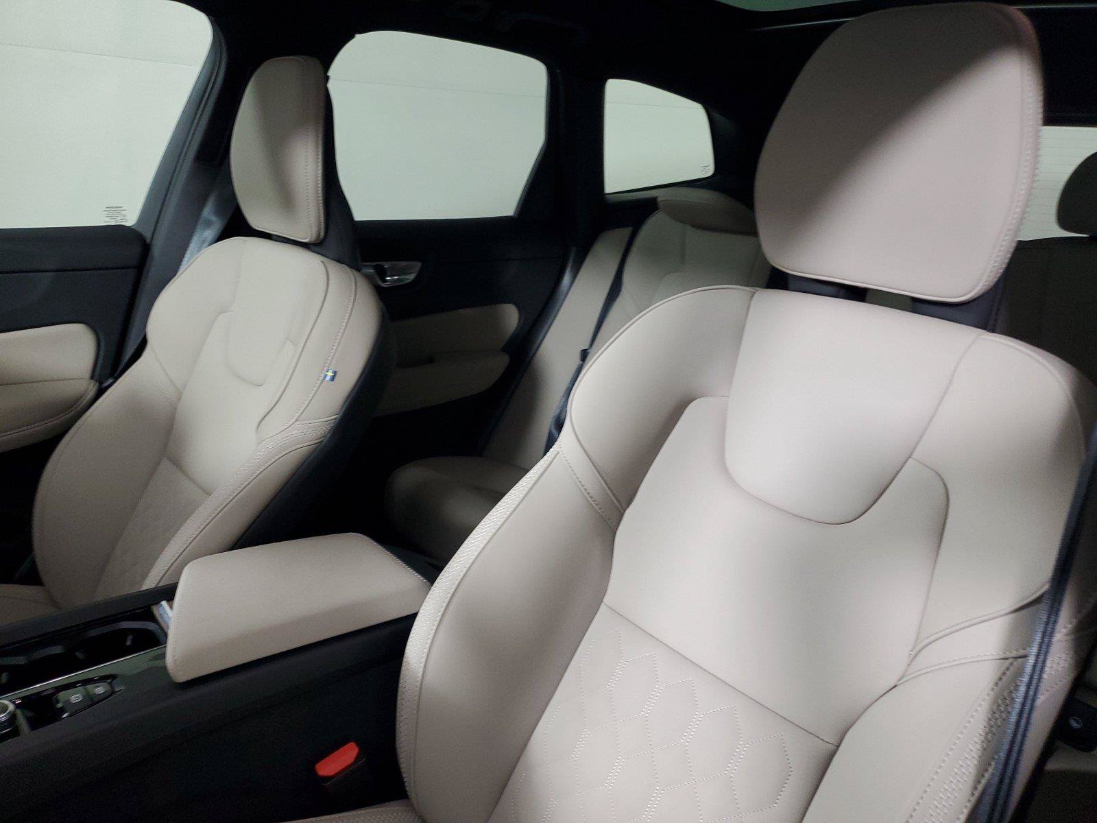 Certified 2026 Volvo XC60 B5 Core AWD/4WD image 23