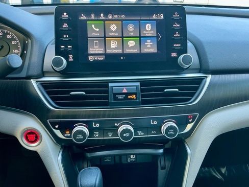 Used 2020 Honda Accord EX image 17