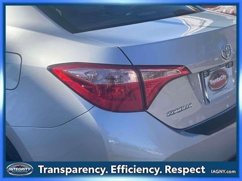 Used 2019 Toyota Corolla LE image 11