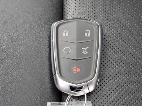 Used 2023 Cadillac XT6 Premium Luxury image 37