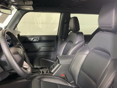 Used 2025 Ford Bronco Badlands image 23