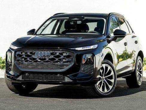 New 2026 Audi Q3 quattro 2.0T AWD/4WD image 1