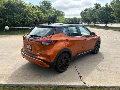 Used 2023 Nissan Kicks SR w/ SR Premium Package FWD image 9