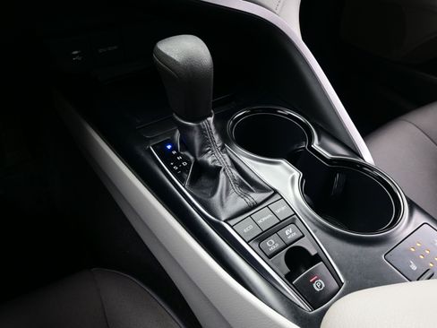 Used 2019 Toyota Camry LE image 20