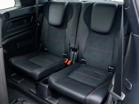 Used 2022 Mercedes-Benz GLB 250 4MATIC image 31