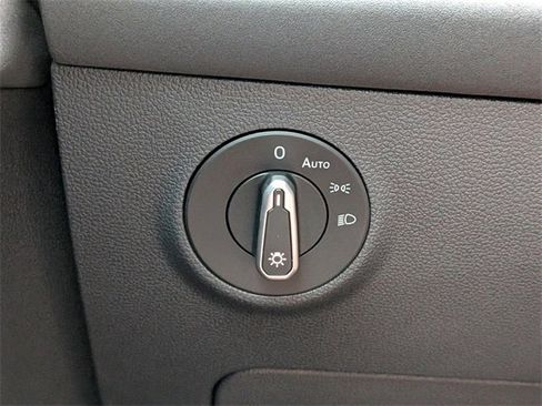 New 2026 Volkswagen Taos SE image 26