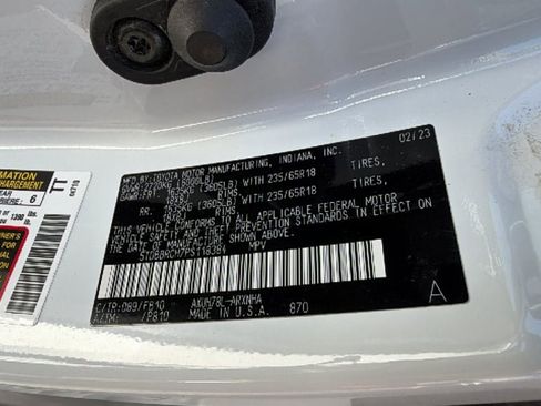 Used 2023 Toyota Highlander LE AWD/4WD image 30