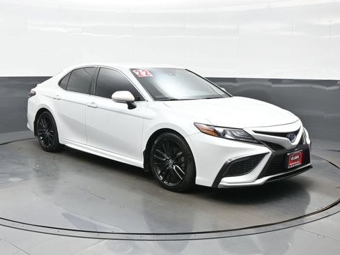 Used 2022 Toyota Camry XSE w/ Cold Weather Package FWD image 8