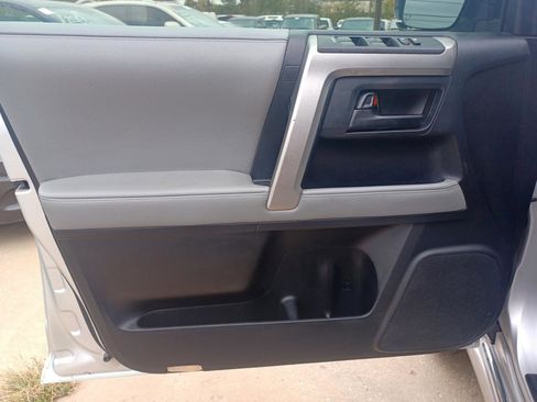 Used 2011 Toyota 4Runner SR5 w/ Premium Pkg w/Leather image 9