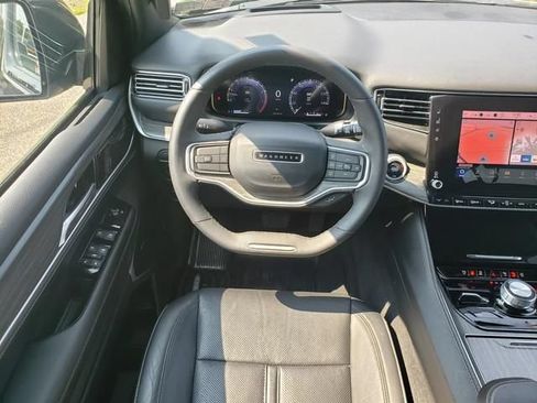 Used 2024 Jeep Wagoneer L Series III w/ Premium Group I AWD/4WD image 19