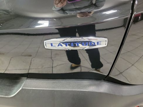 Used 2019 Jeep Renegade Latitude image 14