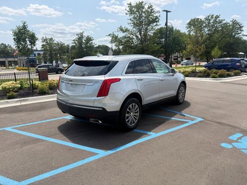 Used 2017 Cadillac XT5 Luxury w/ Driver Awareness Package AWD/4WD image 5
