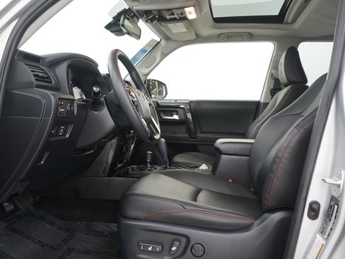 Used 2021 Toyota 4Runner Venture w/ Moonroof Package image 19