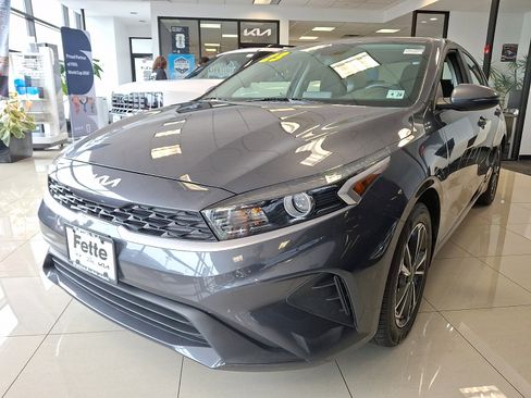 Used 2023 Kia Forte LXS w/ LXS Technology Package FWD image 1
