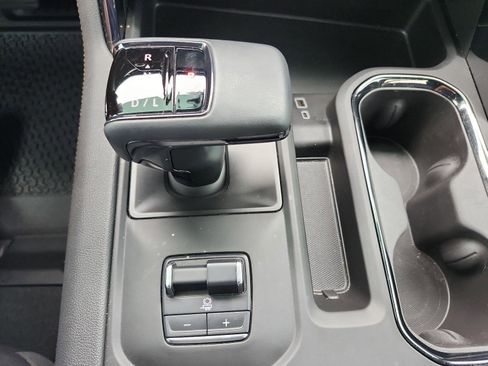 Certified 2025 GMC Sierra 1500 AT4 w/ AT4 Premium Package AWD/4WD image 23