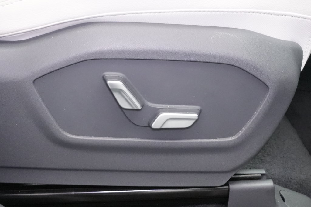 Used 2024 Hyundai Santa Fe Limited AWD/4WD image 36