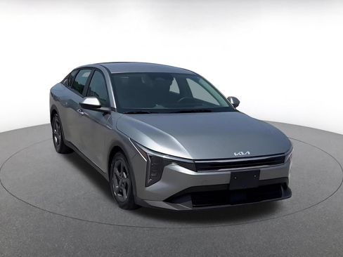 Used 2025 Kia K4 FWD image 3