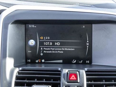 Used 2016 Volvo XC60 T6 Platinum image 16