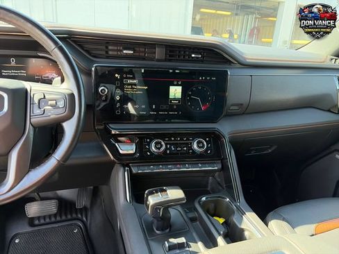Used 2022 GMC Sierra 1500 AT4 w/ AT4 Preferred Package AWD/4WD image 18
