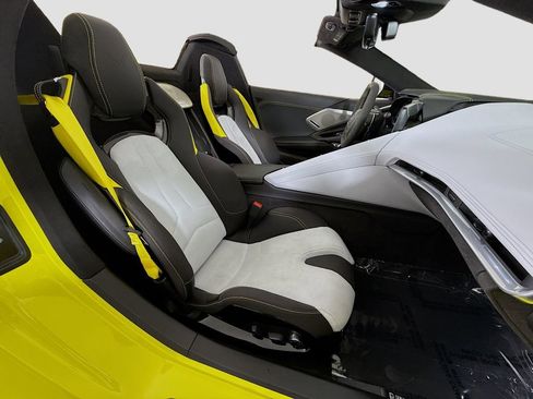 Used 2021 Chevrolet Corvette Stingray Premium Conv w/ Z51 Performance Package image 25