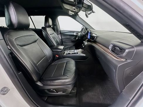Used 2020 Ford Explorer Limited w/ Hybrid Equipment Group 310A image 8