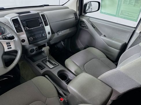 Used 2017 Nissan Frontier SV image 14