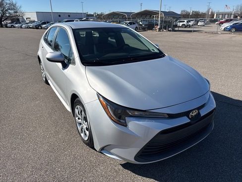 Used 2023 Toyota Corolla LE image 7