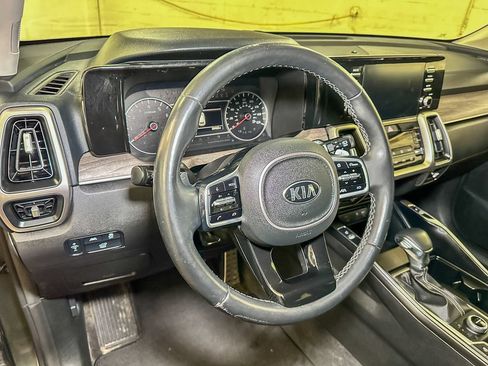 Used 2021 Kia Sorento EX AWD/4WD image 26