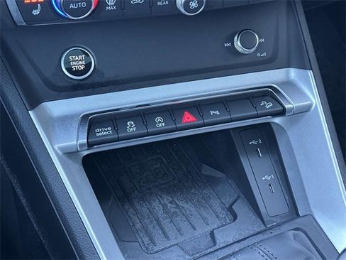 Certified 2025 Audi Q3 2.0T Premium w/ Convenience Package image 32