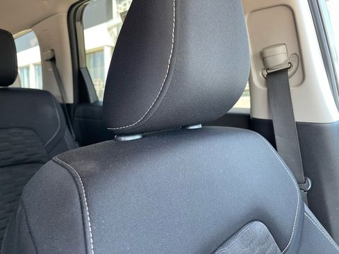 Used 2022 Nissan Pathfinder SV image 25