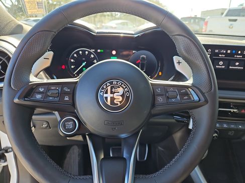 Used 2024 Alfa Romeo Tonale Veloce image 15