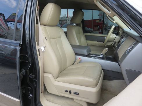 Used 2014 Ford Expedition EL XLT w/ Equipment Group 202A AWD/4WD image 11