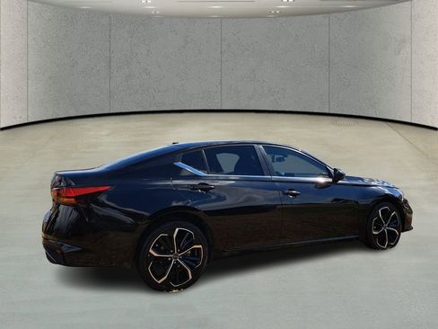 Used 2022 Nissan Altima 2.5 SR image 6