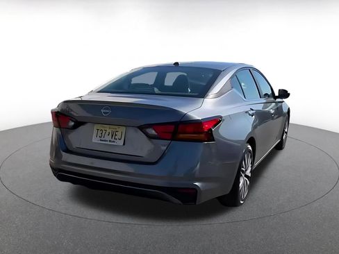 Used 2025 Nissan Altima 2.5 SV FWD image 13