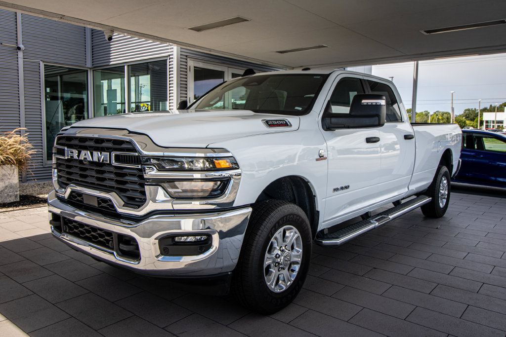 Used 2026 RAM 2500 Big Horn AWD/4WD image 11