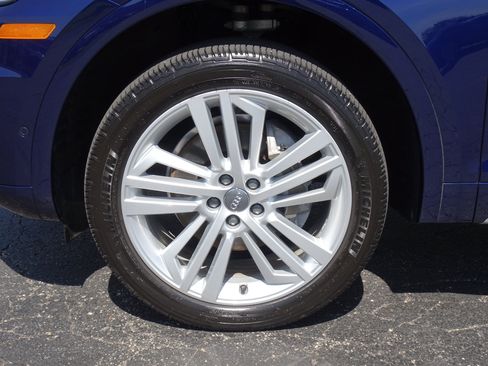 Used 2020 Audi Q5 Prestige w/ Prestige Package AWD/4WD image 15