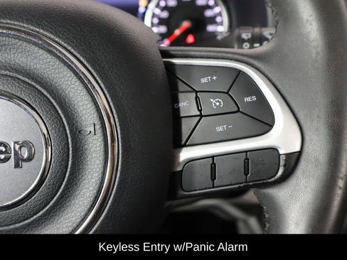 Used 2021 Jeep Renegade Latitude w/ Sun & Sound Group AWD/4WD image 10