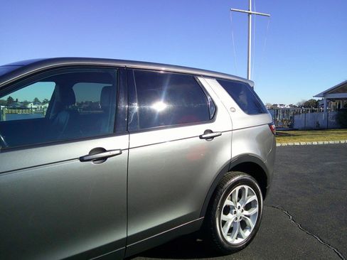 Used 2018 Land Rover Discovery Sport HSE image 6