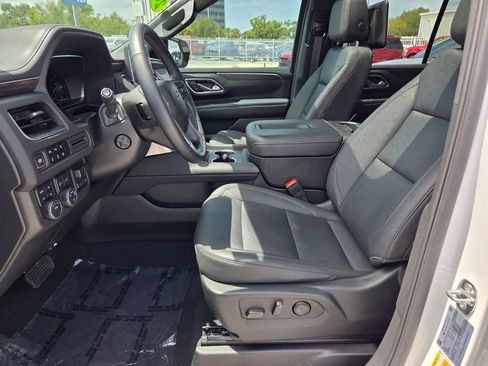 Used 2024 Chevrolet Tahoe Z71 w/ Luxury Package AWD/4WD image 6