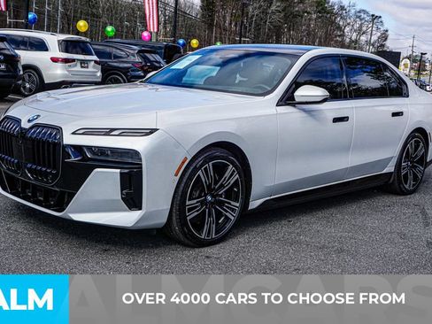 Used 2025 BMW i7 eDrive50 w/ M Sport Package RWD image 2