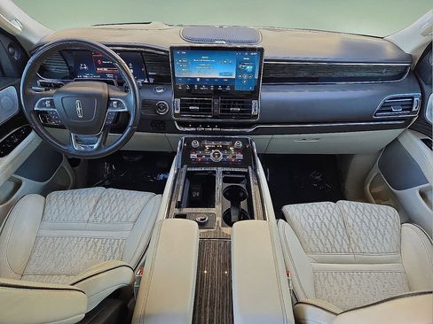 Used 2023 Lincoln Navigator Black Label image 16