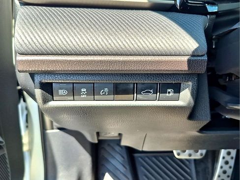 Used 2025 Toyota Camry SE AWD/4WD image 22